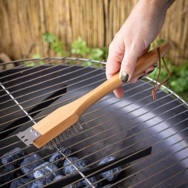 BBQ grill cleaning brush 3 in 1