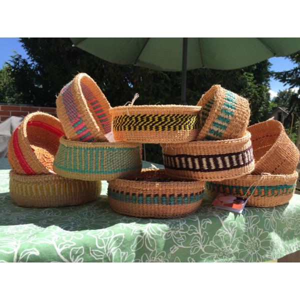 Wicker bread basket made of natural material, round, pink-turquoise  pattern
